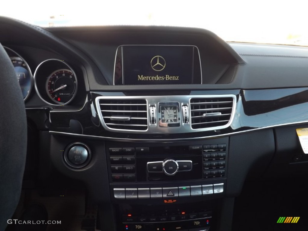 2014 Mercedes-Benz E 63 AMG S-Model Wagon Controls Photos