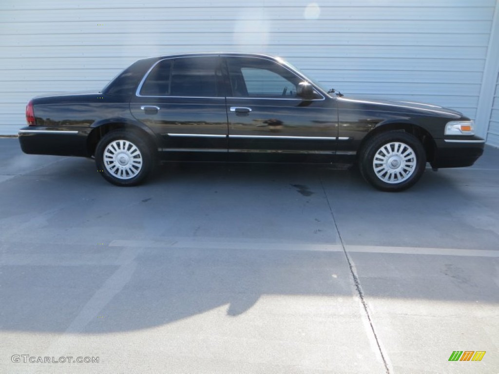 2007 Grand Marquis LS - Black Clearcoat / Charcoal Black photo #2