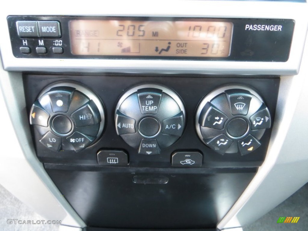 2004 4Runner SR5 - Natural White / Dark Charcoal photo #37
