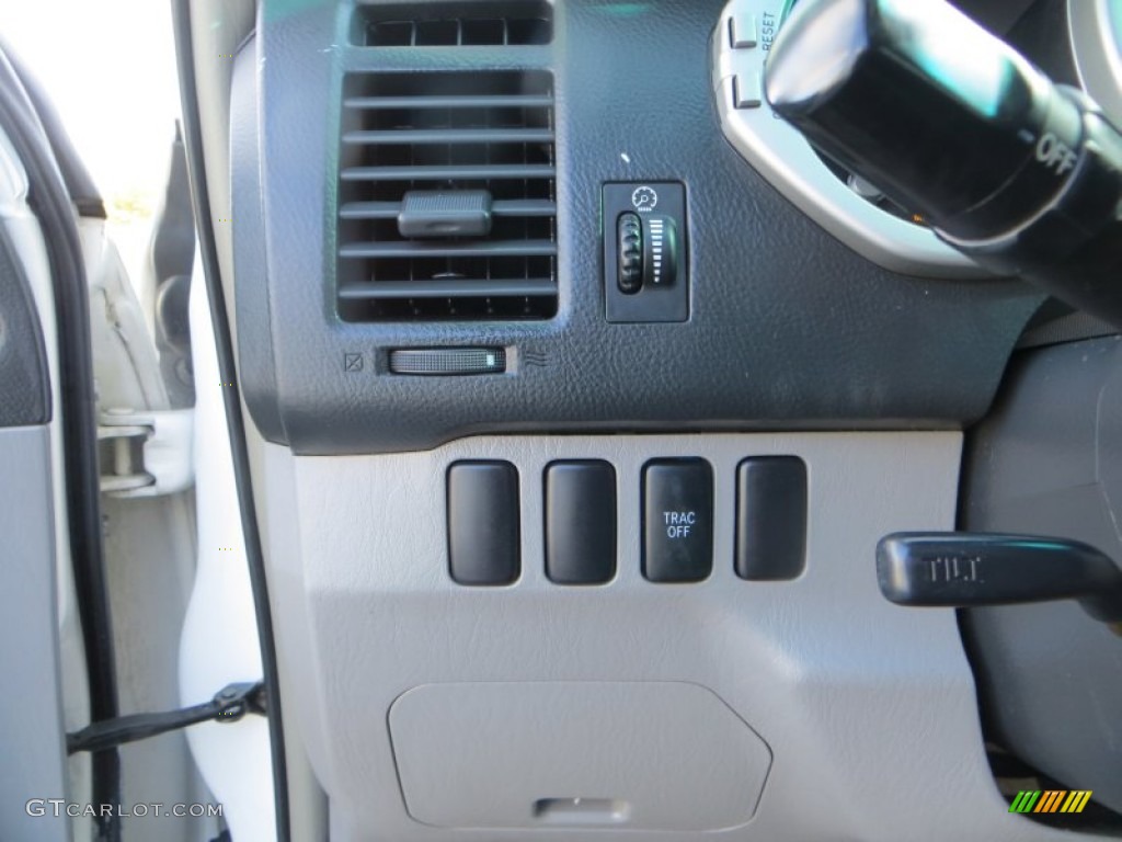 2004 4Runner SR5 - Natural White / Dark Charcoal photo #43