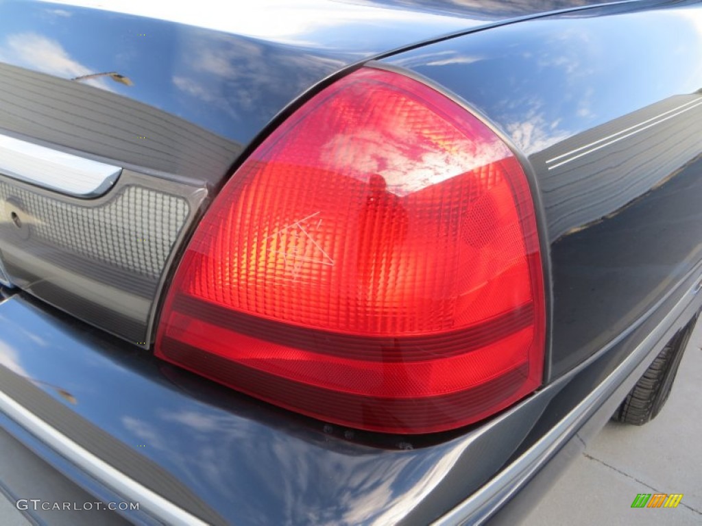 2007 Grand Marquis LS - Black Clearcoat / Charcoal Black photo #17