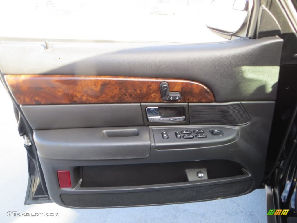 2007 Grand Marquis LS - Black Clearcoat / Charcoal Black photo #33