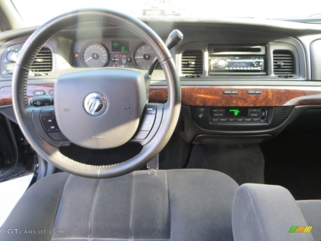 2007 Grand Marquis LS - Black Clearcoat / Charcoal Black photo #37