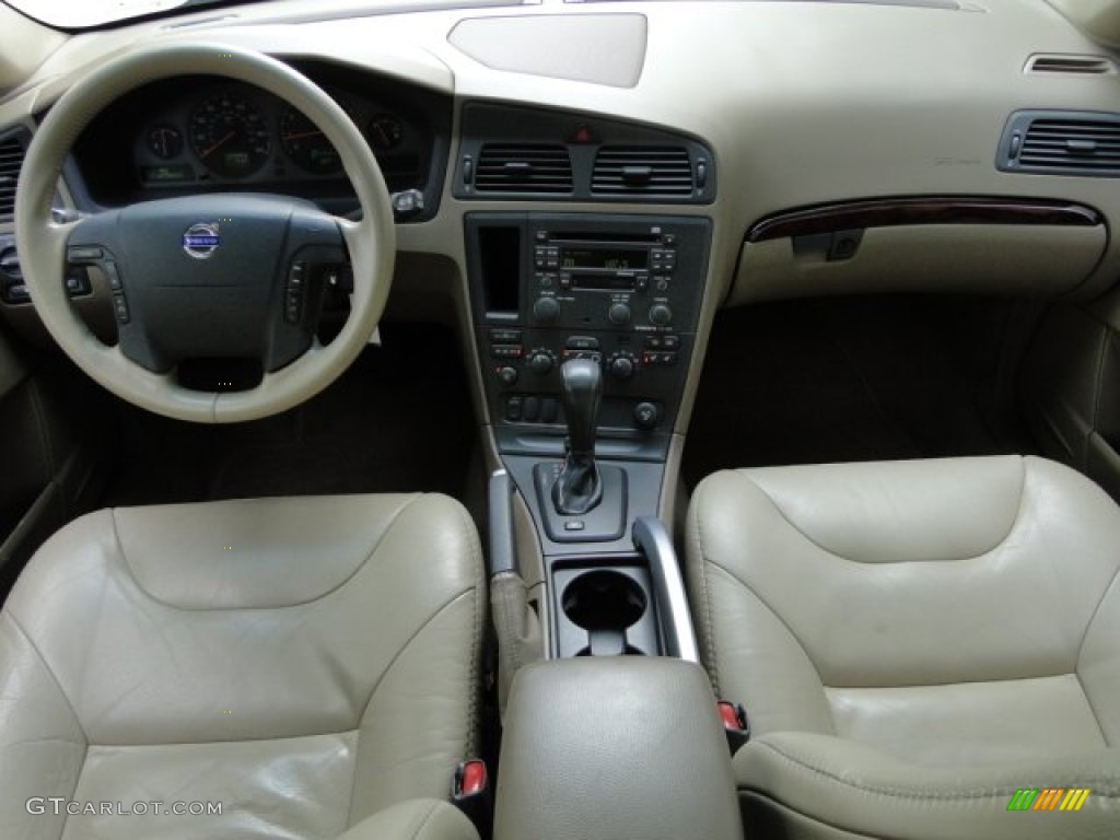 2003 XC70 AWD - White / Beige/Light Sand photo #5
