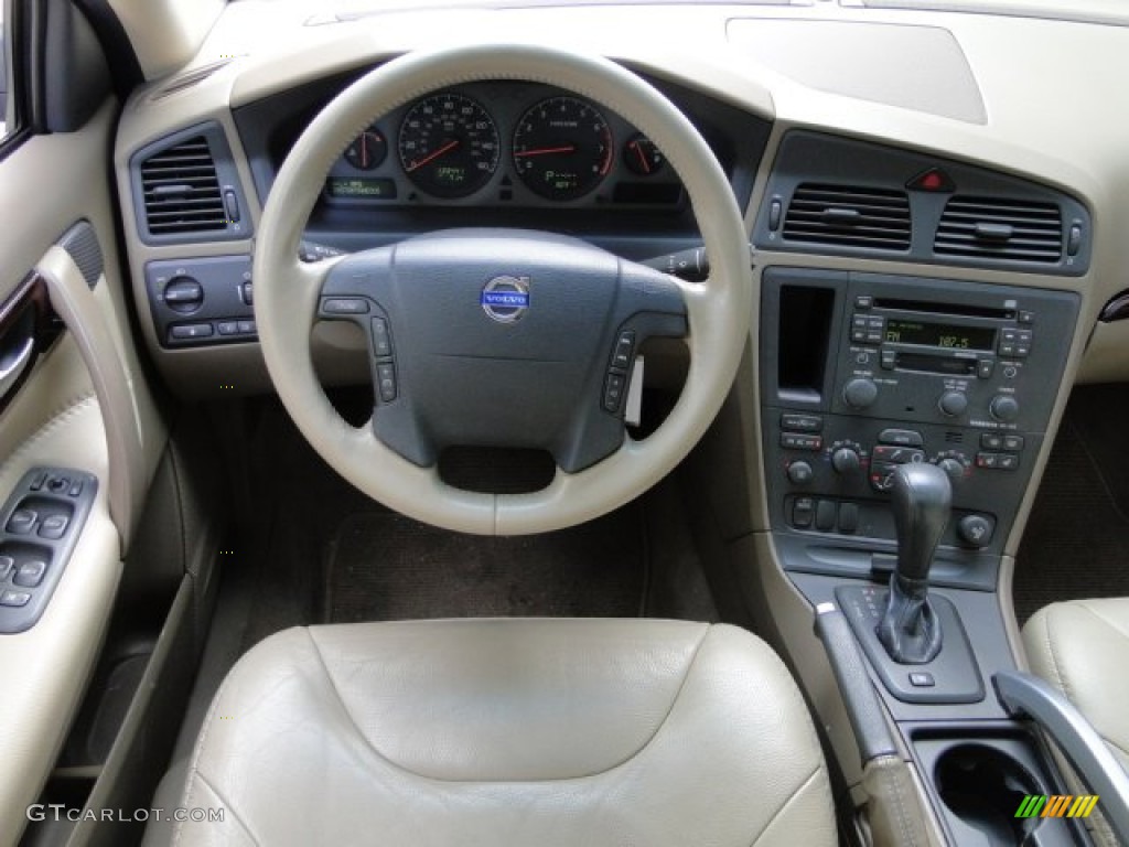 2003 XC70 AWD - White / Beige/Light Sand photo #6