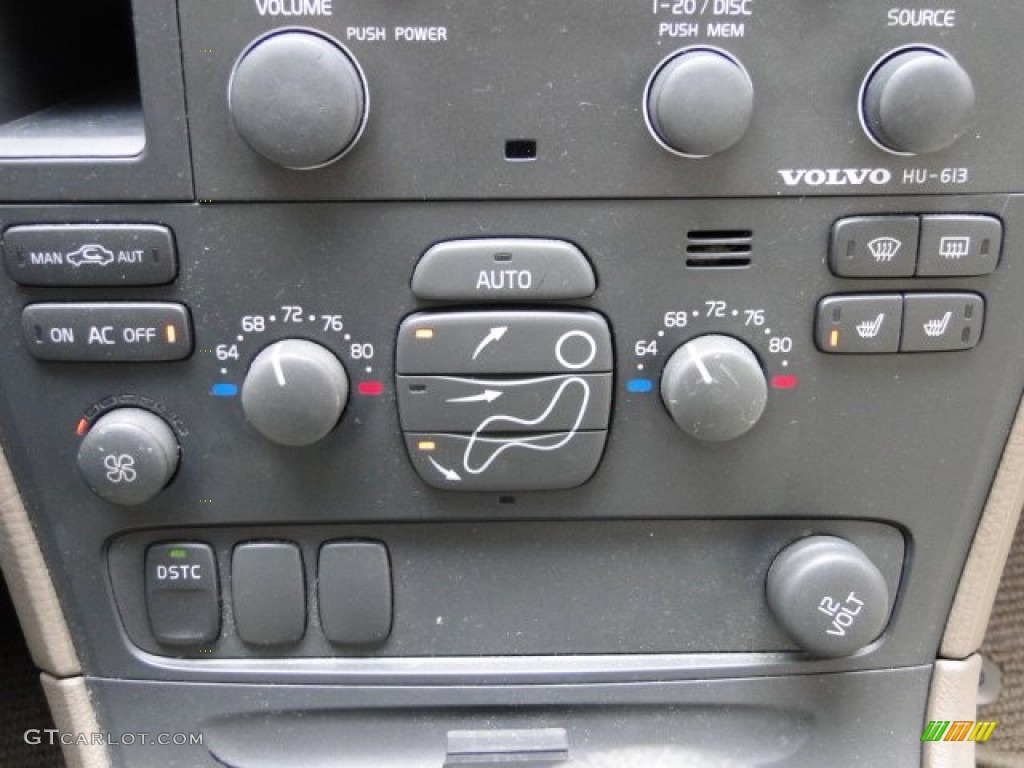 2003 XC70 AWD - White / Beige/Light Sand photo #16