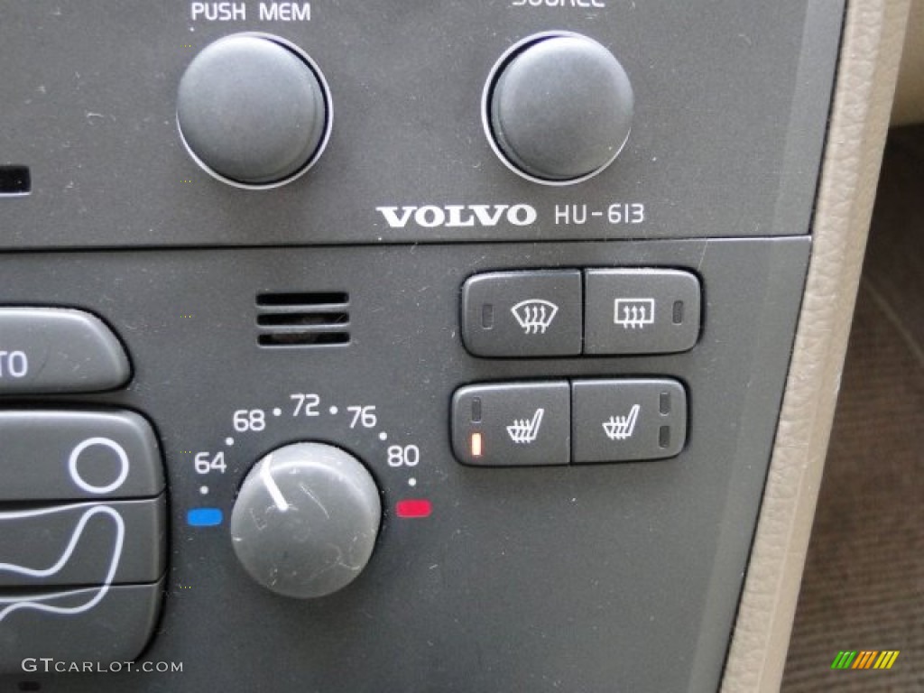2003 XC70 AWD - White / Beige/Light Sand photo #19