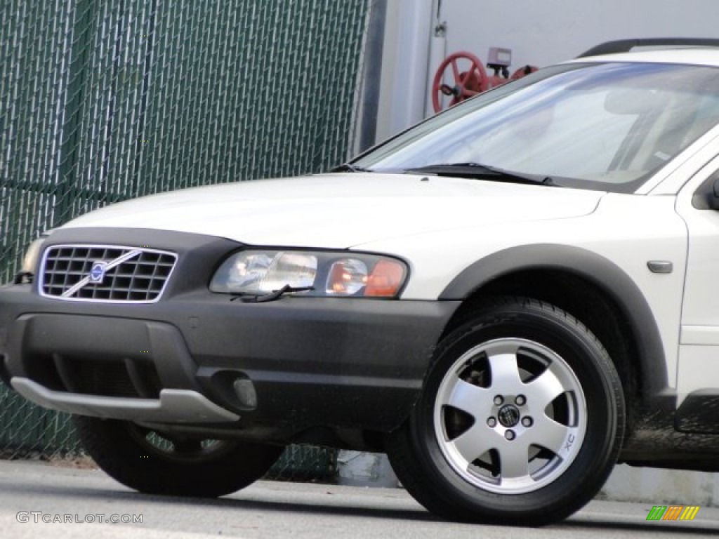 2003 XC70 AWD - White / Beige/Light Sand photo #30