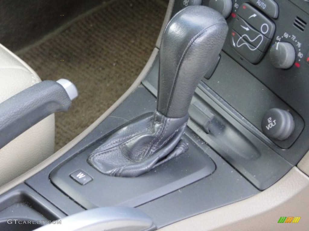 2003 XC70 AWD - White / Beige/Light Sand photo #35