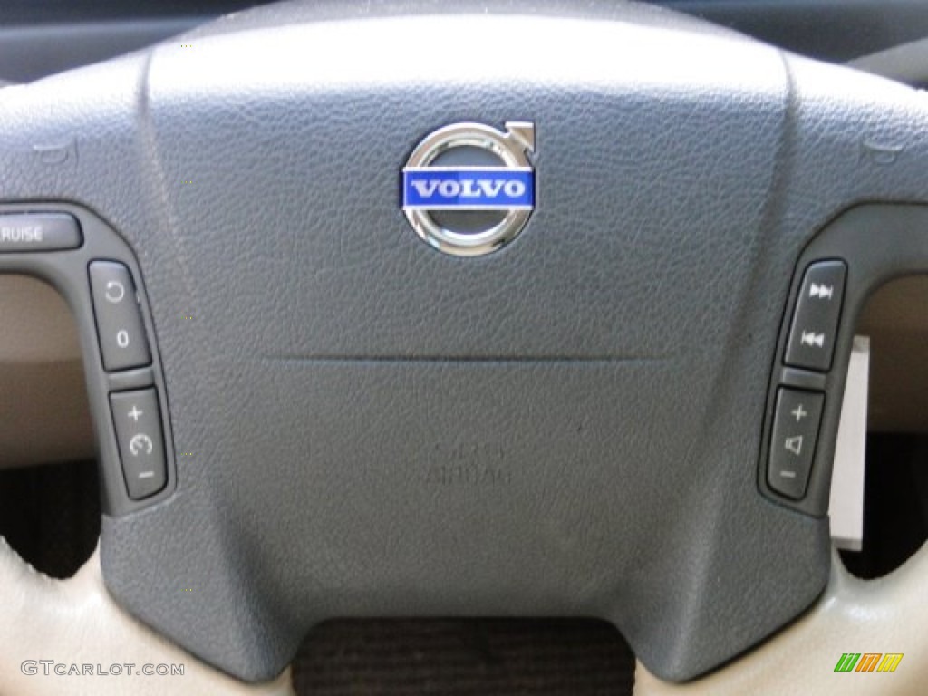 2003 XC70 AWD - White / Beige/Light Sand photo #38