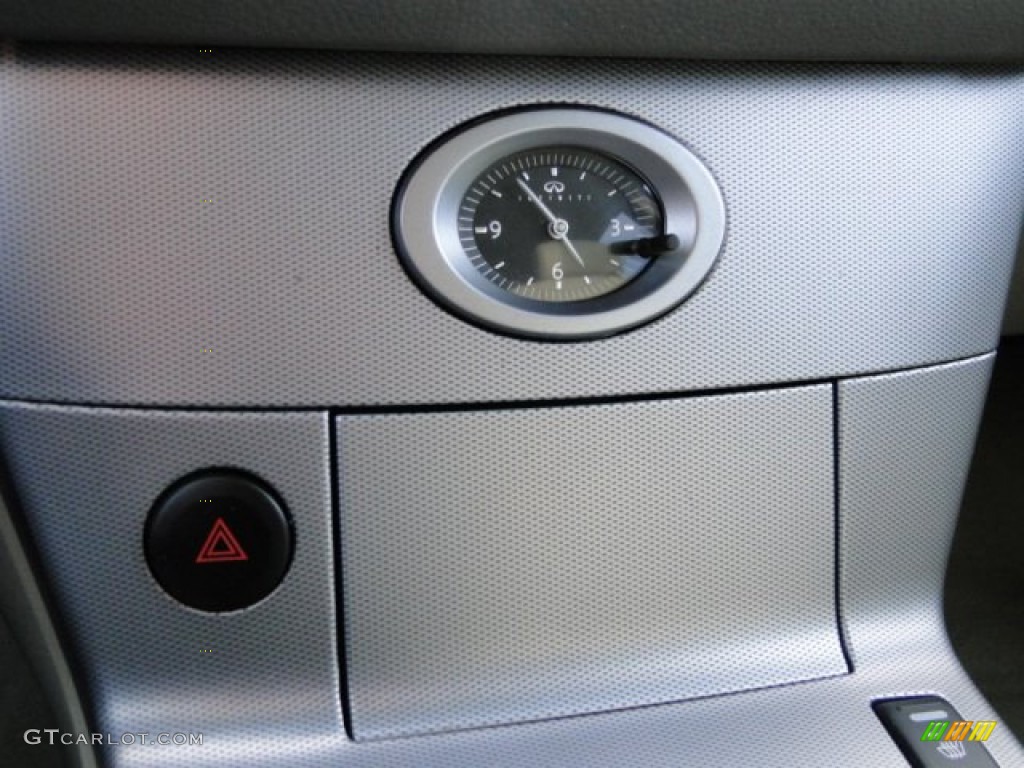 2005 FX 35 AWD - Ivory Pearl White / Willow photo #44