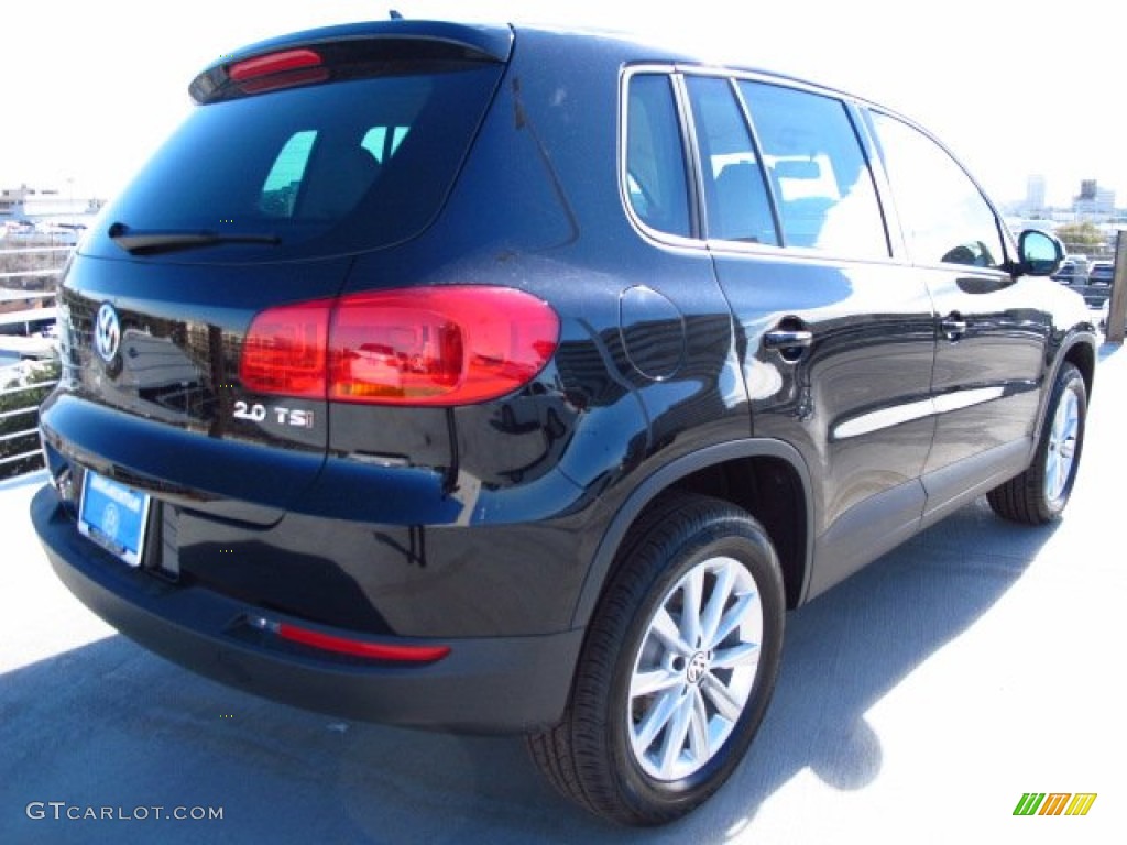 2014 Tiguan SE - Deep Black Metallic / Beige photo #6