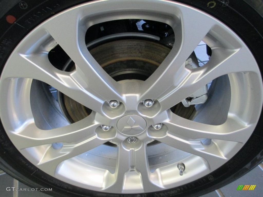 2014 Mitsubishi Outlander GT S-AWC Wheel Photos