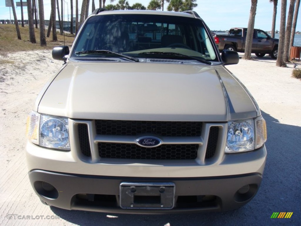 2004 Explorer Sport Trac XLT - Pueblo Gold Metallic / Medium Pebble/Dark Pebble photo #2