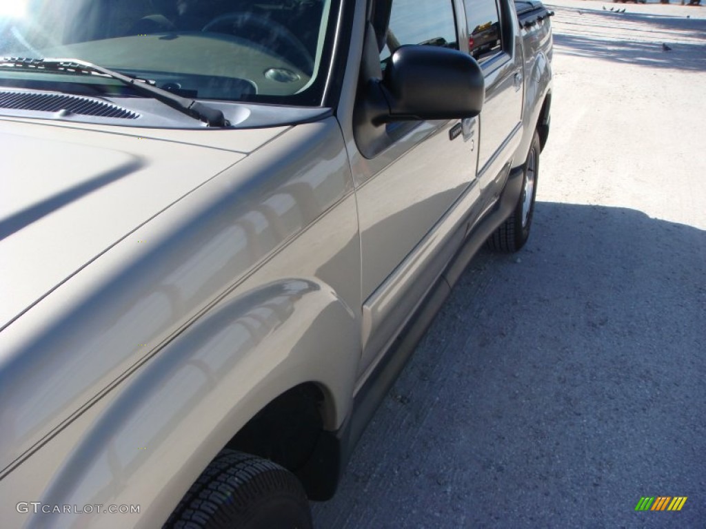 2004 Explorer Sport Trac XLT - Pueblo Gold Metallic / Medium Pebble/Dark Pebble photo #10