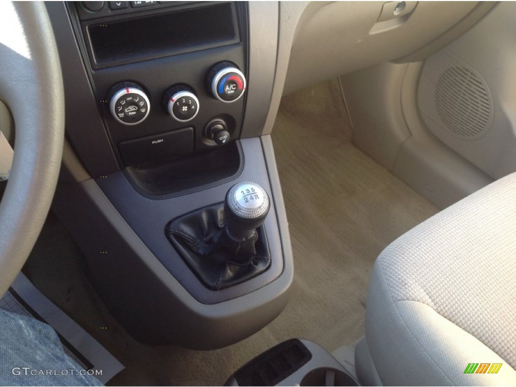 2006 Hyundai Tucson GL Transmission Photos