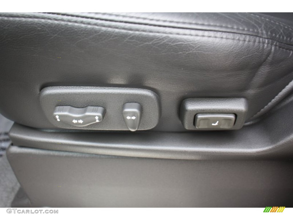 2005 QX 56 - Silver Graphite Gray / Graphite photo #33
