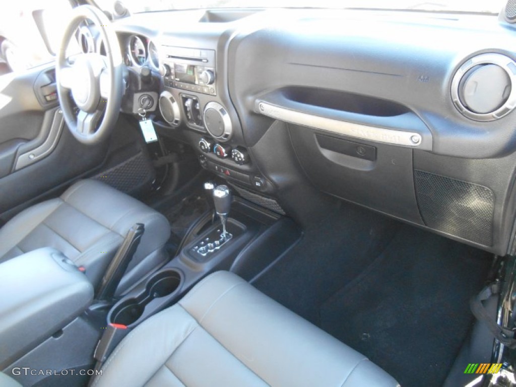2012 Wrangler Unlimited Sport 4x4 - Black Forest Green Pearl / Black photo #25