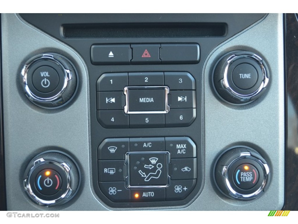 2014 F350 Super Duty Platinum Crew Cab 4x4 - Ruby Red Metallic / Platinum Black Leather photo #24