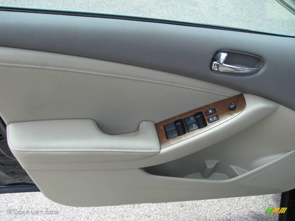 2007 Altima 3.5 SE - Super Black / Blond photo #10