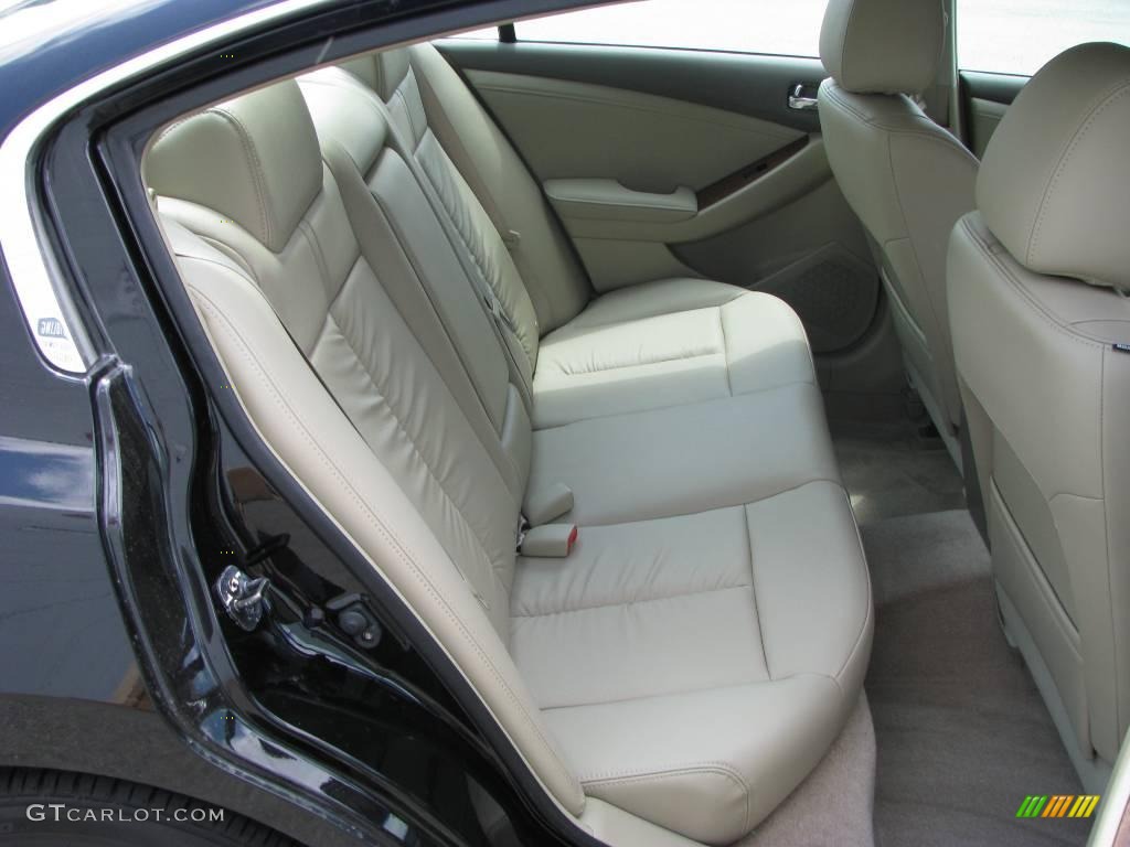 2007 Altima 3.5 SE - Super Black / Blond photo #13