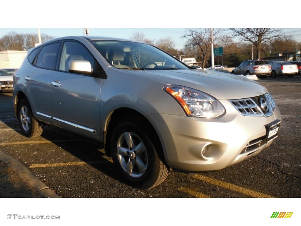 2013 Rogue S Special Edition AWD - Brilliant Silver / Gray photo #3