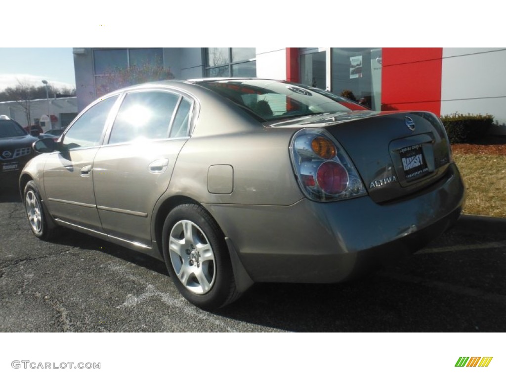 2004 Altima 2.5 S - Polished Pewter / Frost Gray photo #5