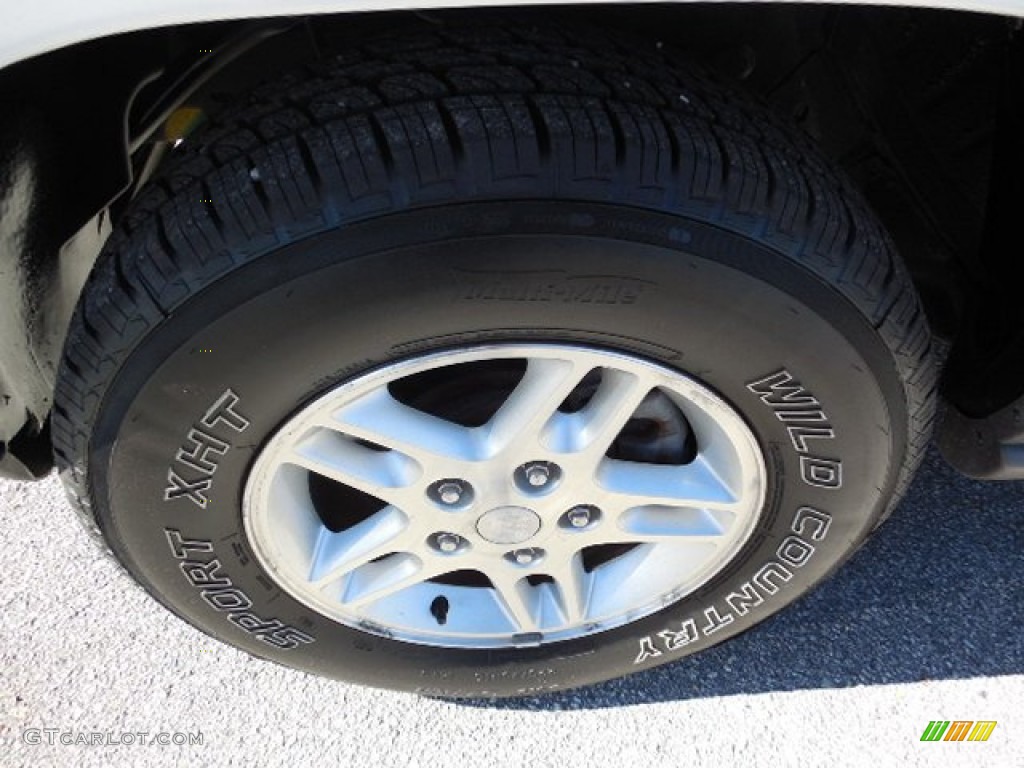 2004 Grand Cherokee Laredo - Stone White / Dark Slate Gray photo #15