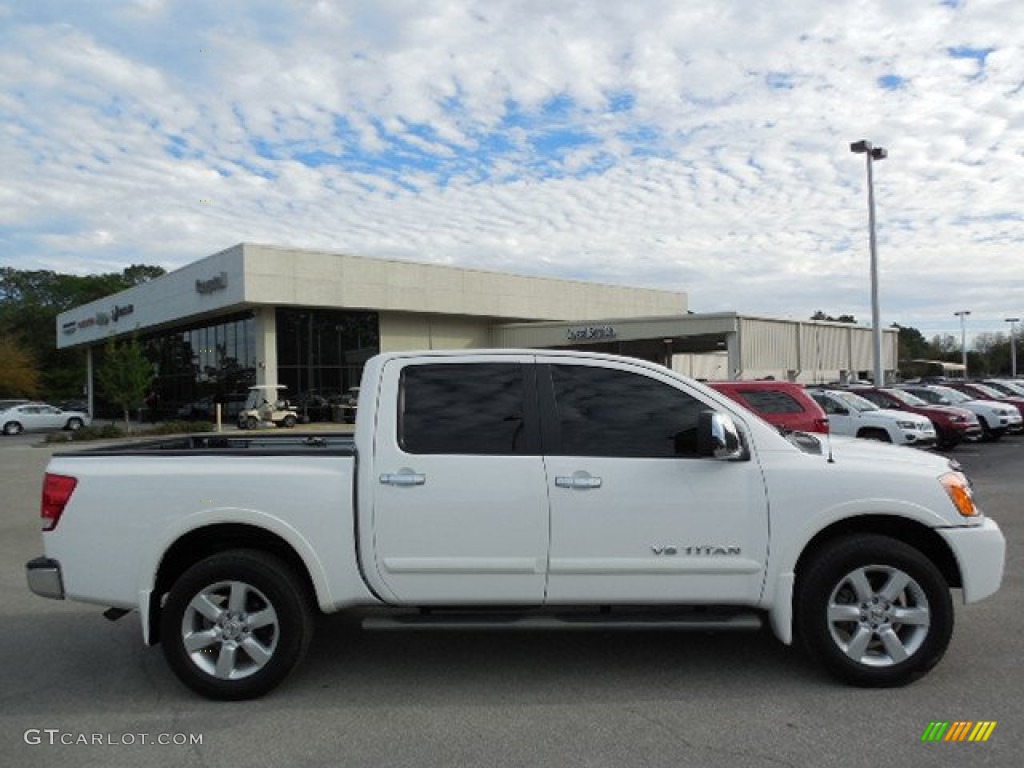 2011 Titan SL Crew Cab 4x4 - Blizzard White / Charcoal photo #10