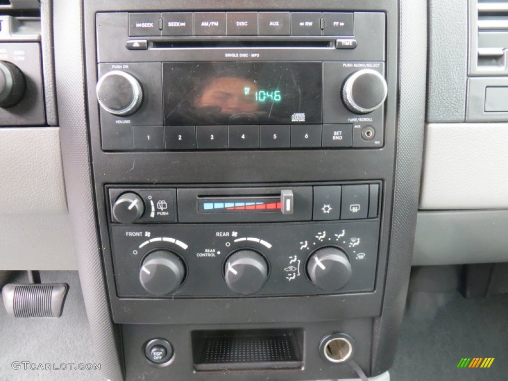 2009 Dodge Durango SE 4x4 Controls Photo #89511208