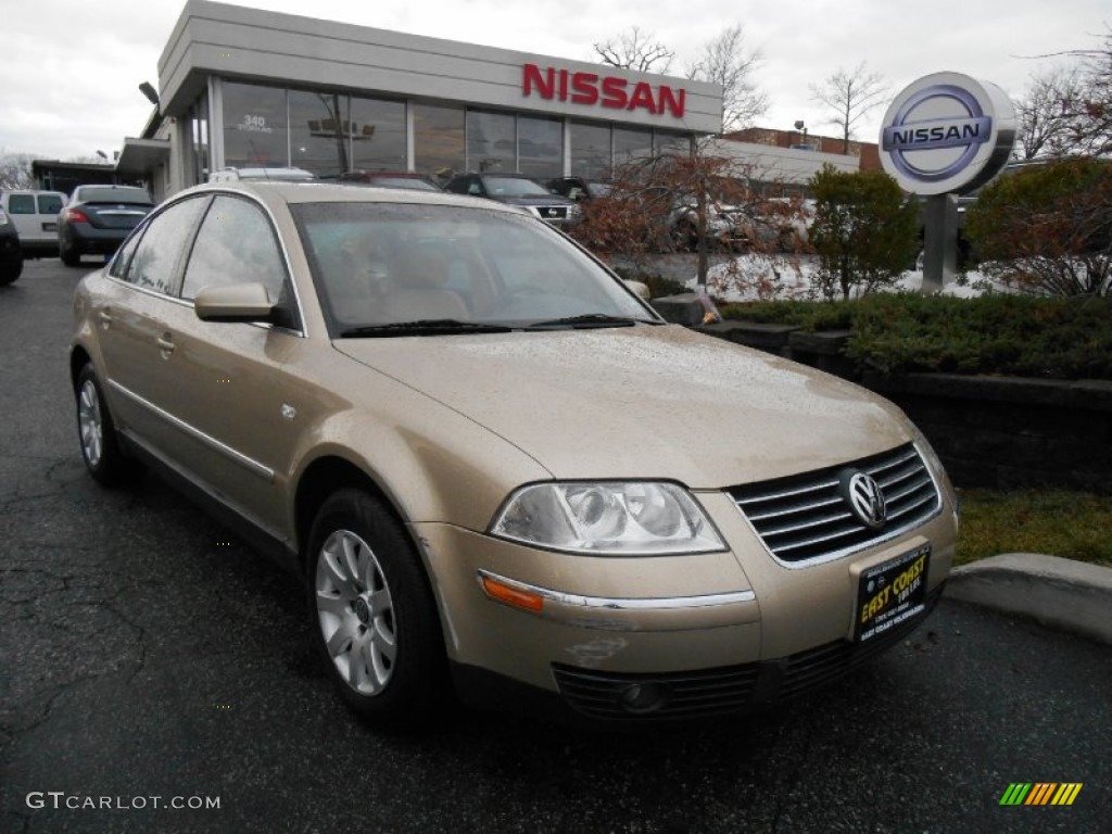 2001 Passat GLS Sedan - Mojave Beige Metallic / Beige photo #1