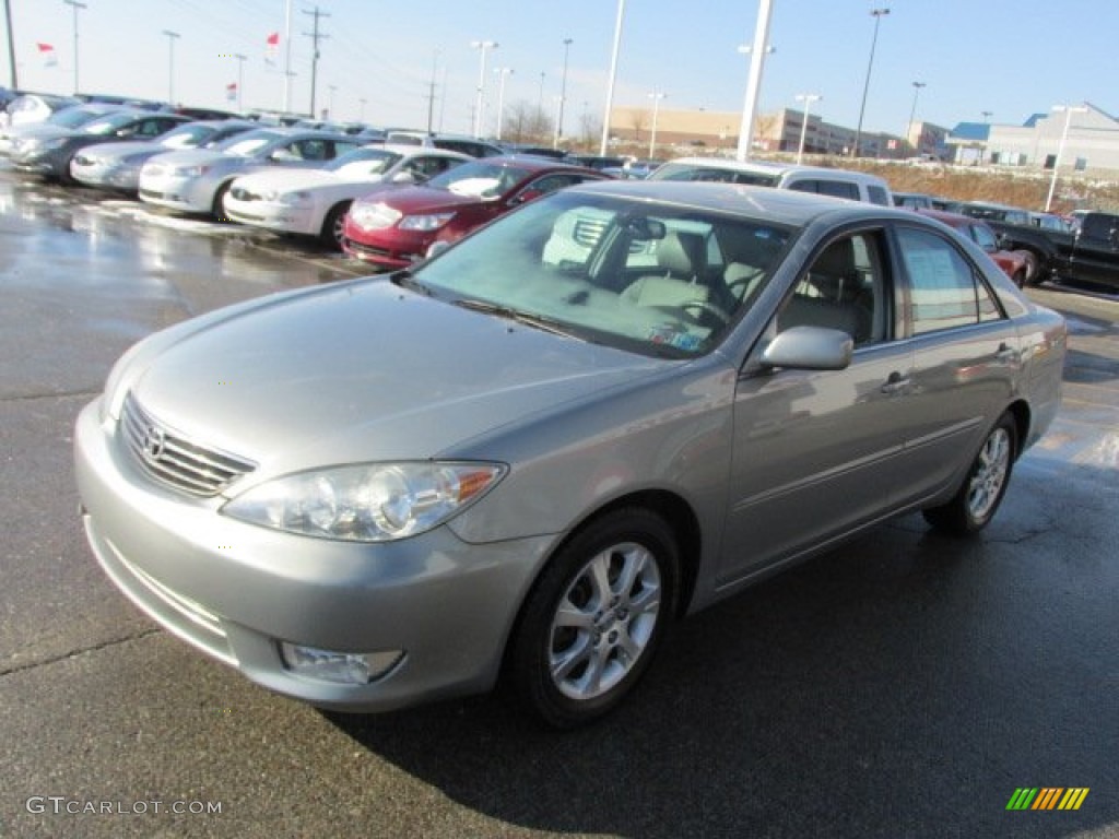 2005 Camry XLE V6 - Mineral Green Opalescent / Gray photo #4