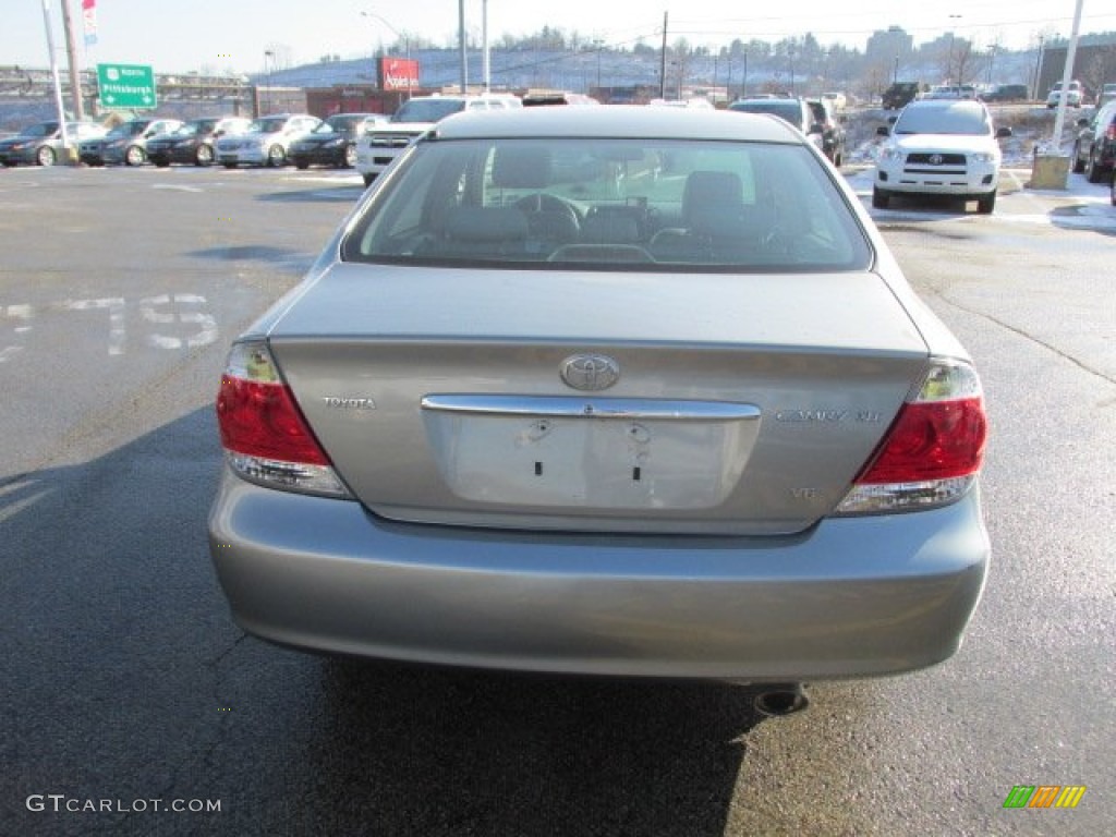 2005 Camry XLE V6 - Mineral Green Opalescent / Gray photo #7
