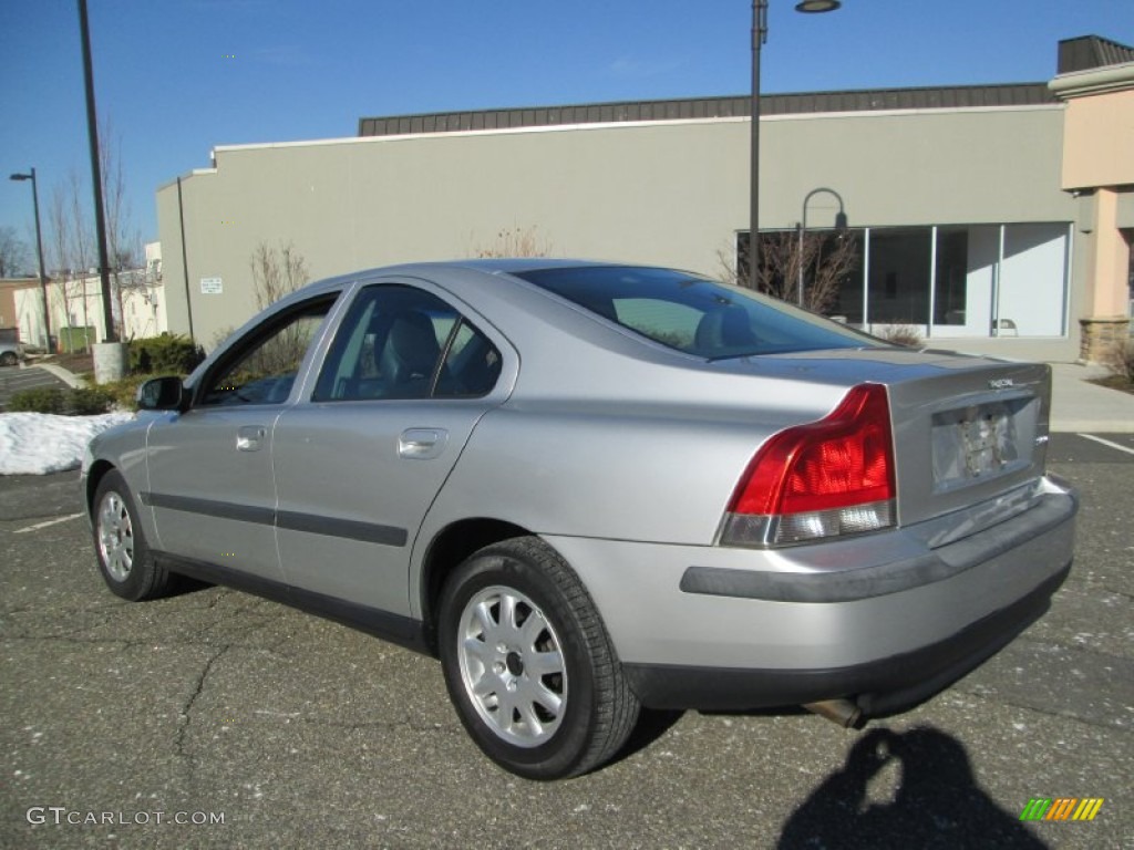 Silver Metallic 2002 Volvo S60 2.4 Exterior Photo #89521021