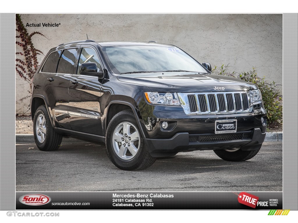 2011 Grand Cherokee Laredo X Package - Brilliant Black Crystal Pearl / Dark Graystone/Medium Graystone photo #1