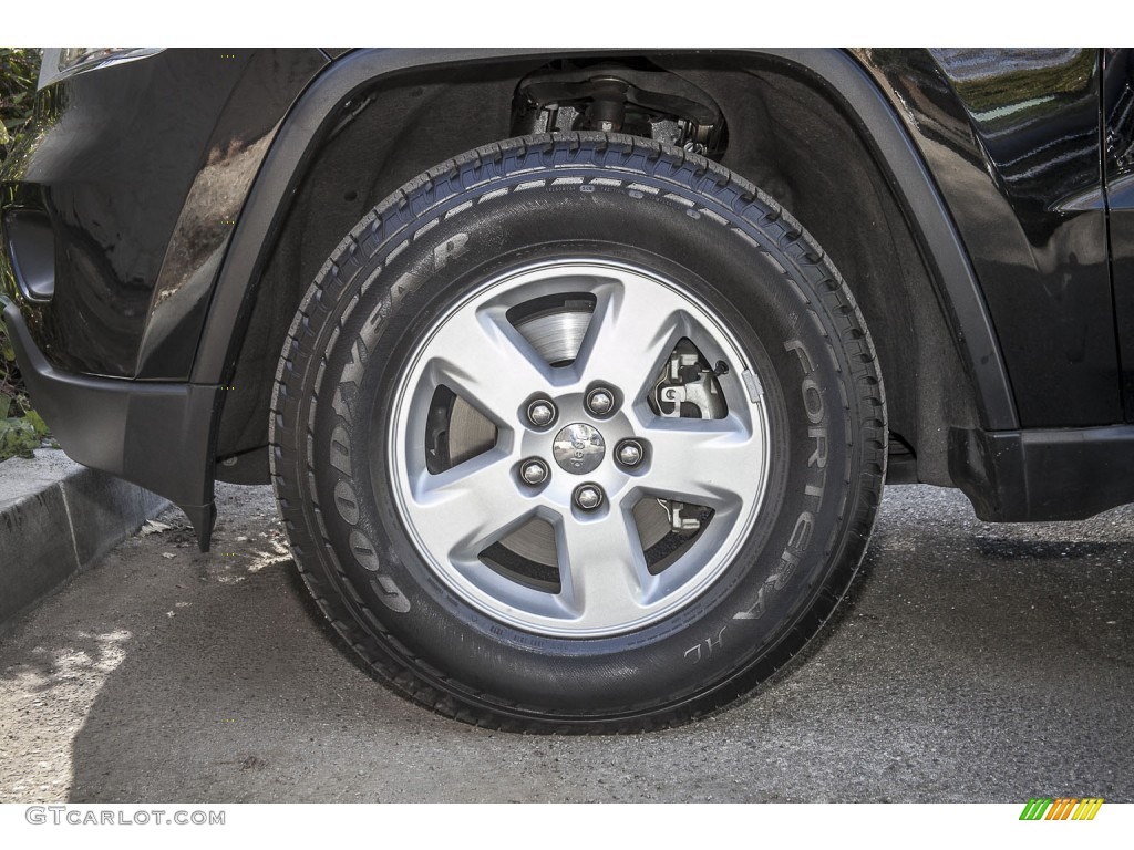 2011 Jeep Grand Cherokee Laredo X Package Wheel Photo #89521705