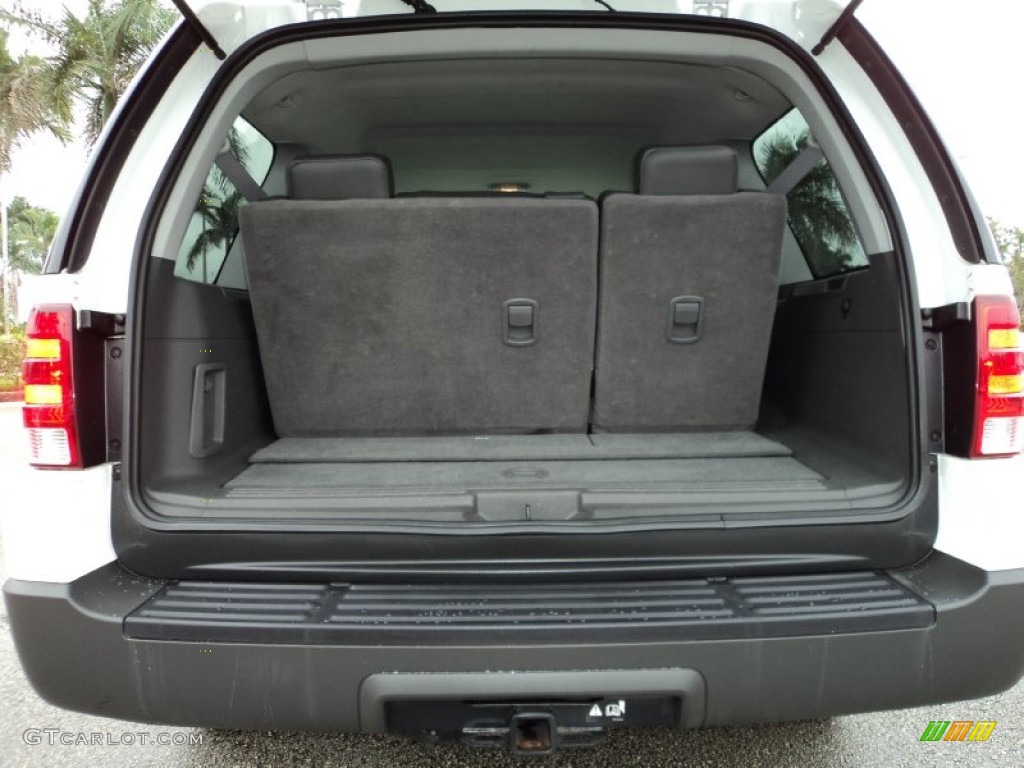 2006 Ford Expedition XLS Trunk Photos