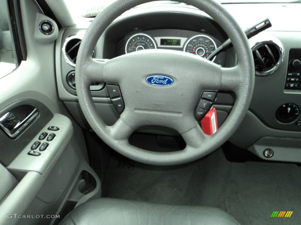 2006 Ford Expedition XLS Medium Flint Grey Steering Wheel Photo #89522317