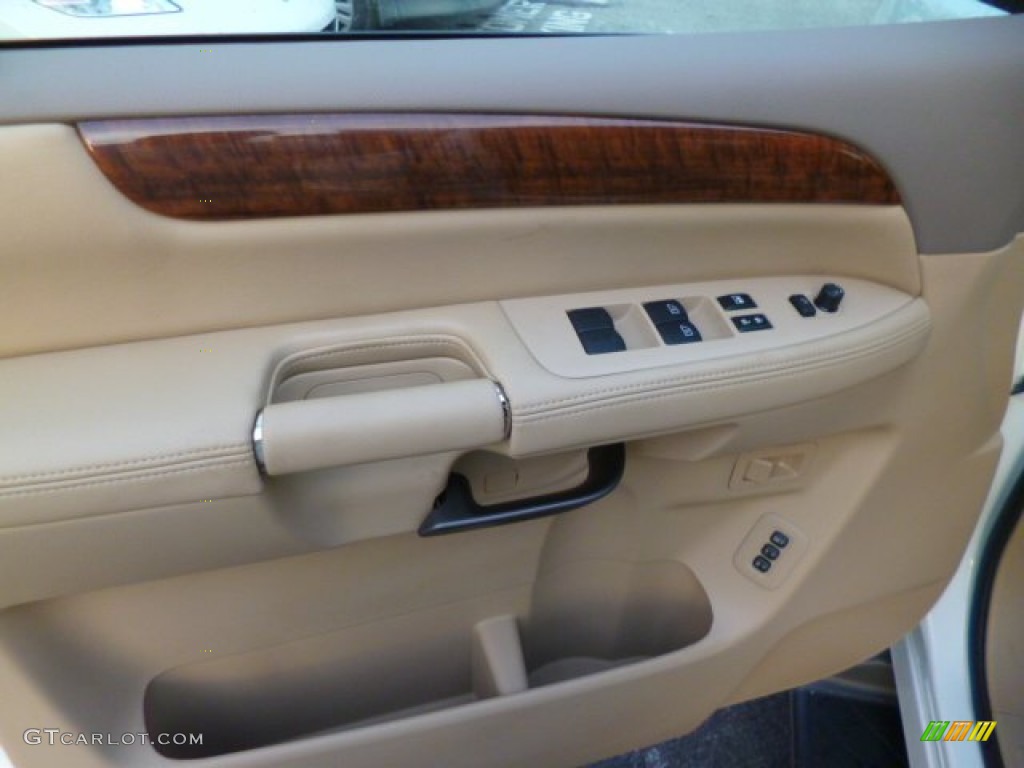 2014 Armada Platinum - Pearl White / Almond photo #17