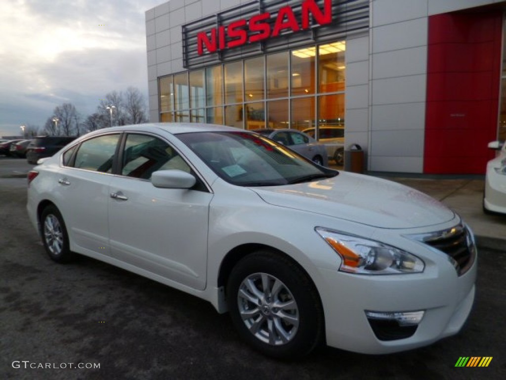 2014 Altima 2.5 S - Pearl White / Charcoal photo #1