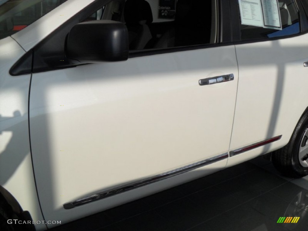 2011 Rogue S AWD - Pearl White / Black photo #6