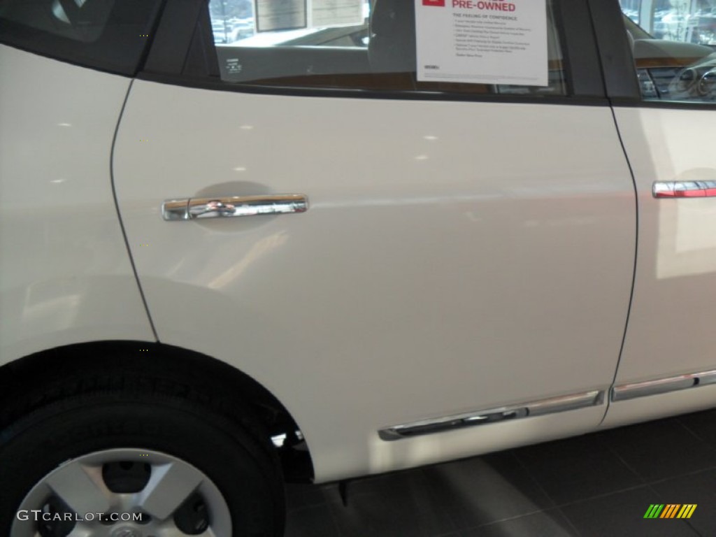 2011 Rogue S AWD - Pearl White / Black photo #8
