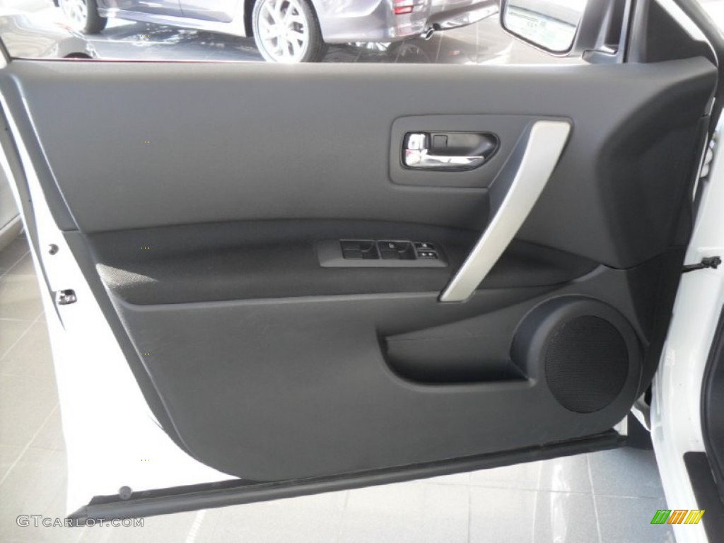 2011 Rogue S AWD - Pearl White / Black photo #23
