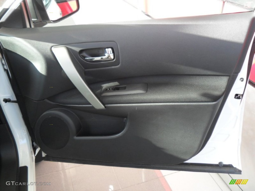 2011 Rogue S AWD - Pearl White / Black photo #24