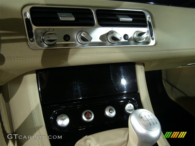 2001 Z8 Roadster - Black / Beige/Black photo #10