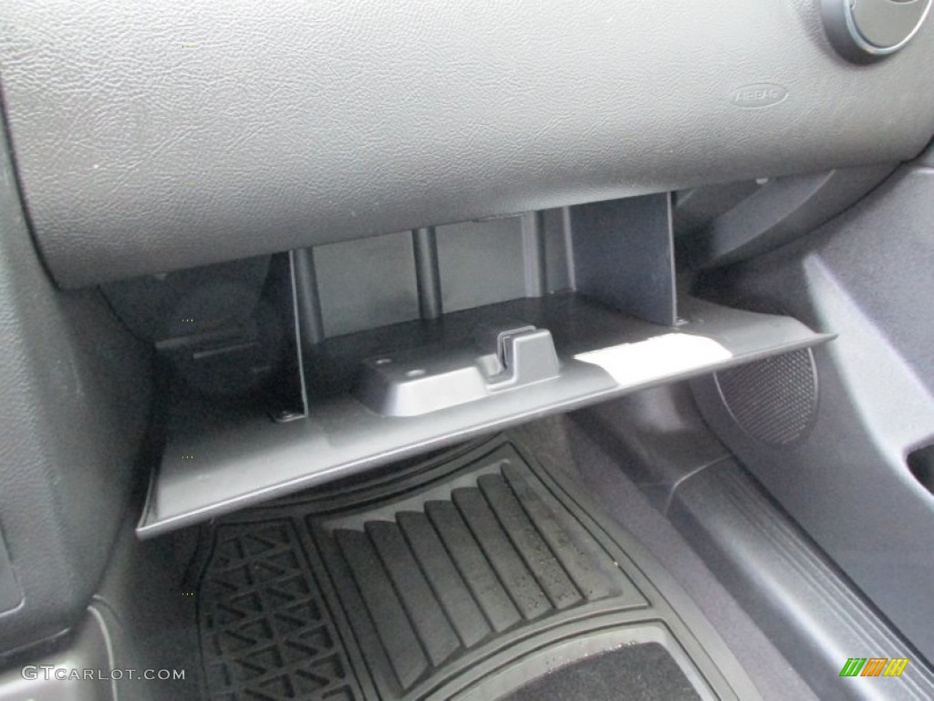 2006 G6 Sedan - Black / Ebony photo #18