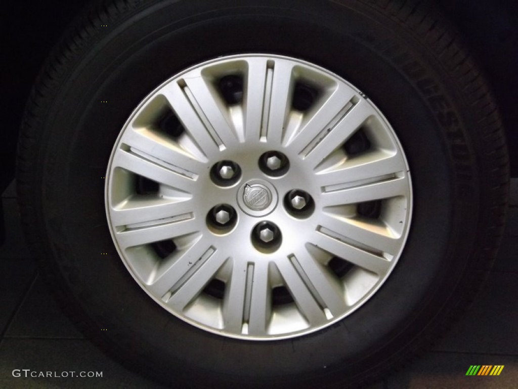 2007 Chrysler Town & Country Standard Town & Country Model Wheel Photos