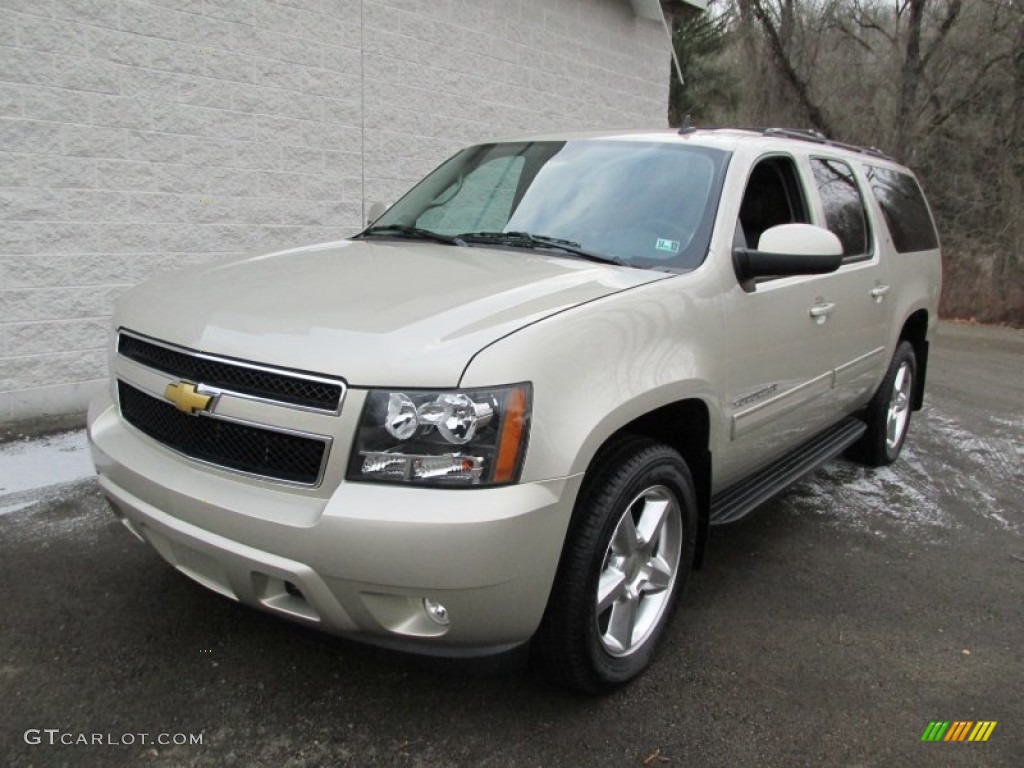 Champagne Silver Metallic 2013 Chevrolet Suburban LT 4x4 Exterior Photo #89534437