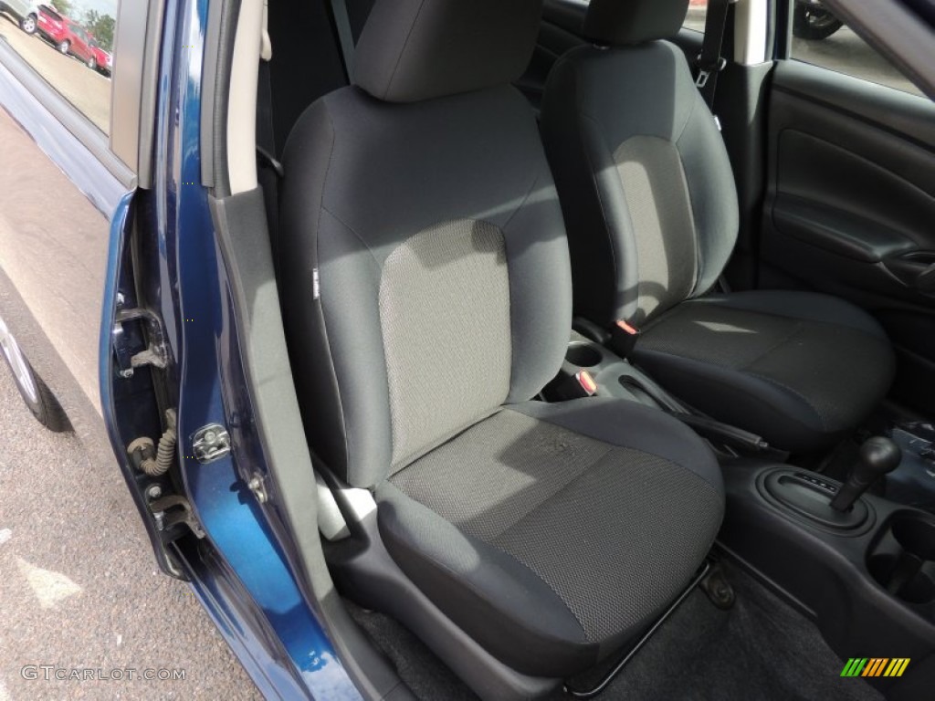 2012 Versa 1.6 SV Sedan - Metallic Blue / Charcoal photo #8