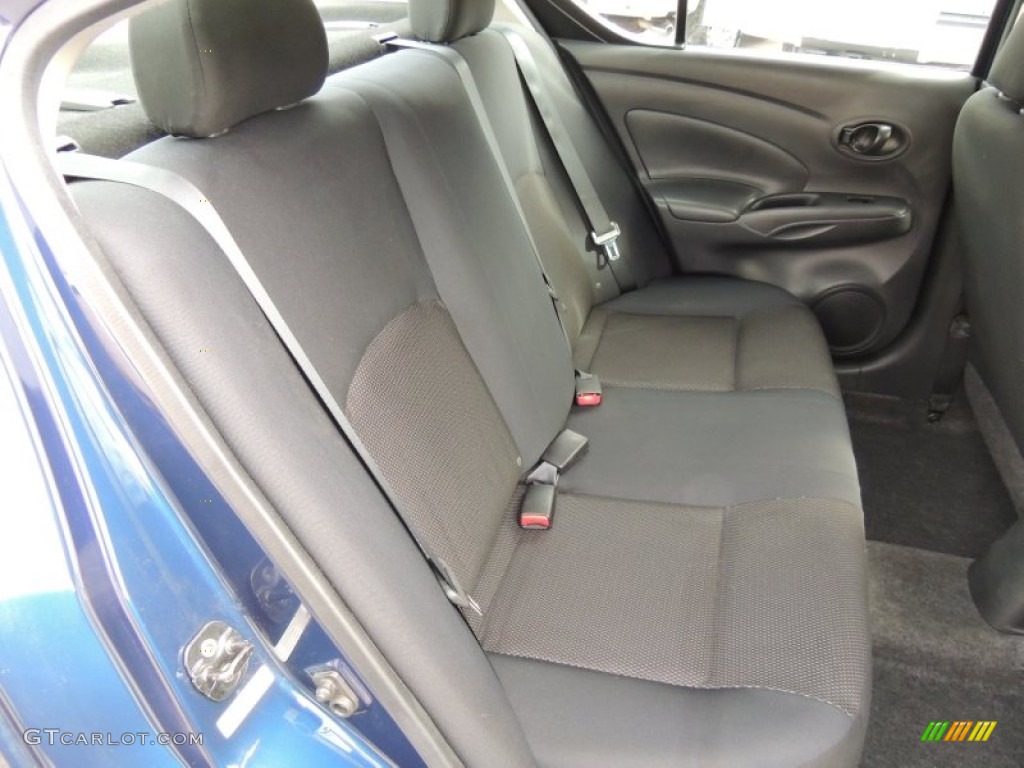 2012 Versa 1.6 SV Sedan - Metallic Blue / Charcoal photo #10